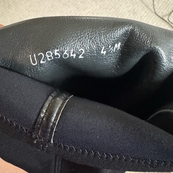 Stuart Weitzman Iconic 5050 Over the Knee Black Leather Boot - LIKE NEW 4.5 - Picture 6 of 7
